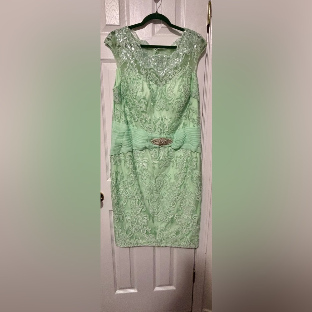 NWOT (NEW) UNBRANDED SZ 20 SAGE GREEN Cocktail Dress With Lace Overlay/Sequins
